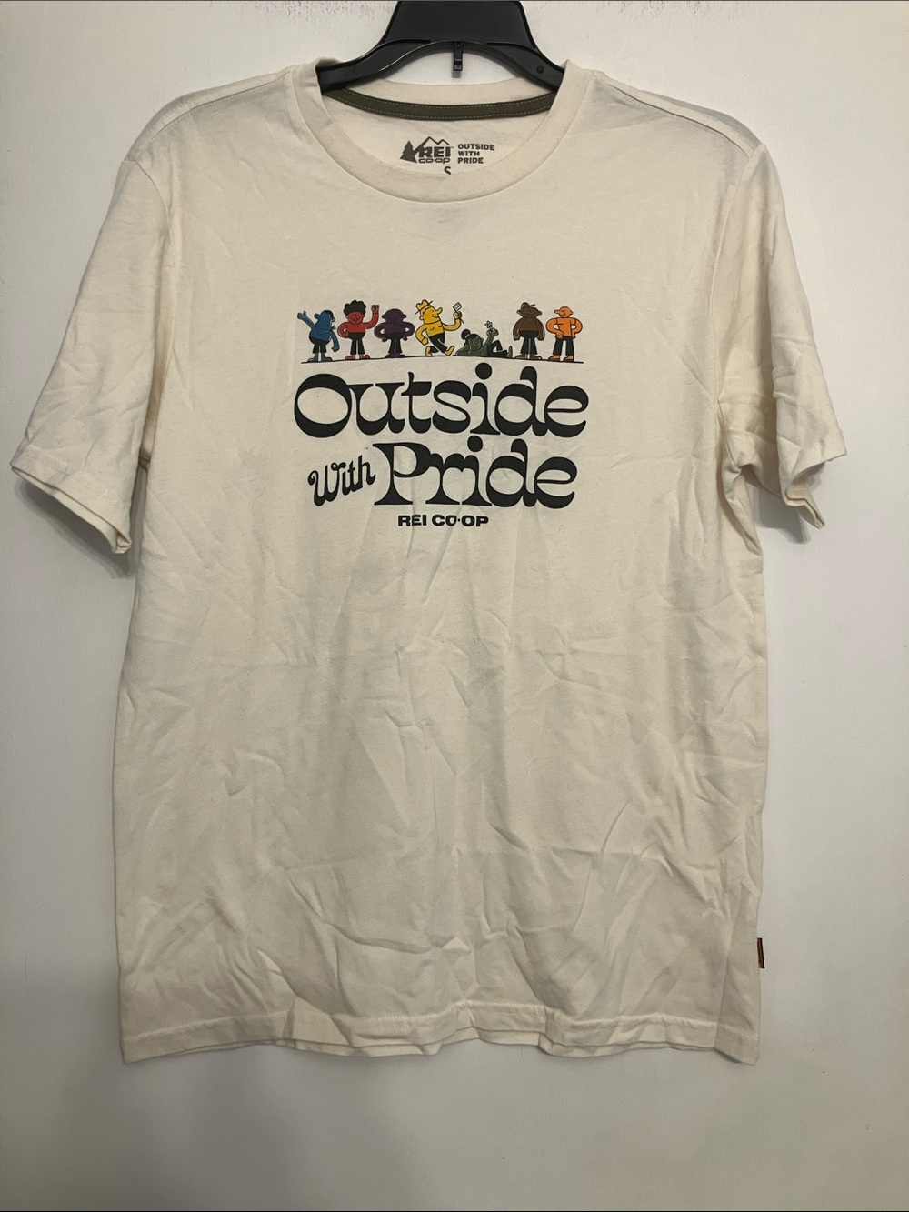 REI-CO-OP outside with pride short sleeve shirt graphic tee small